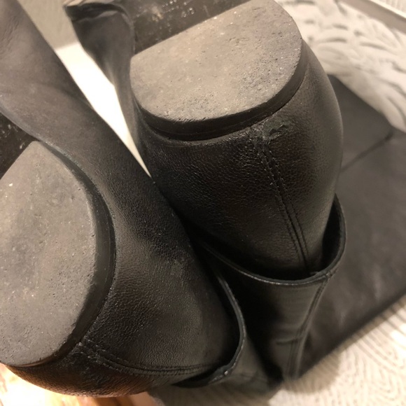 Alexander McQueen flat boots with skulls - Picture 8 of 8